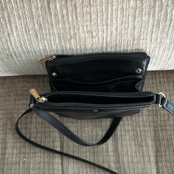 Michael Kors 8 x 6 black triple pouched snap closure Crossbody bag - Picture 7 of 12